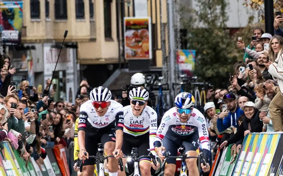 El ciclista mexicano Isaac del Toro fue segundo en la Andorra Cycling Masters