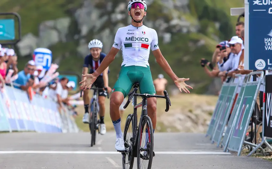 Isaac del Toro obtuvo el mejor resultado para un mexicano en el Campeonato Mundial de Ciclismo de Ruta, en Ruanda