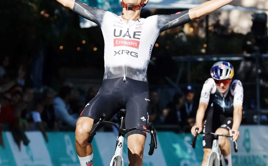 El ciclista mexicano Isaac del Toro, imparable en Italia