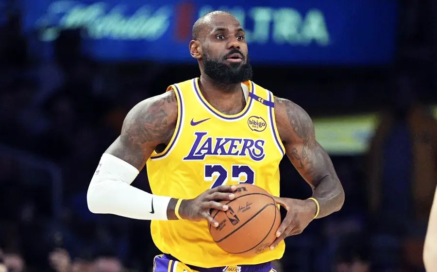 LeBron James acabó conlos rumores y anunció que aún no se retira del basquetbol profesional