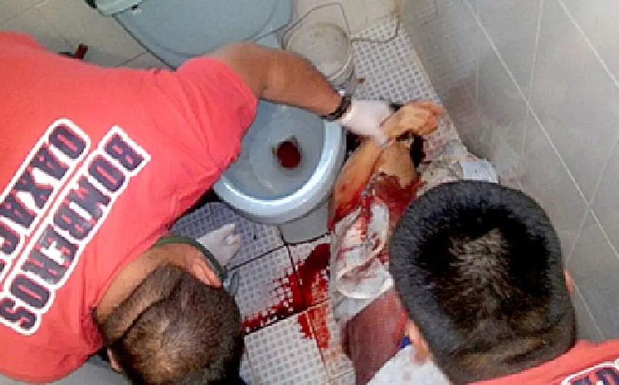 La víctima de feminicidio fue hallada sin vida en el baño de su domicilio ubicado en la calle Quinceo, de la colonia Volcanes.