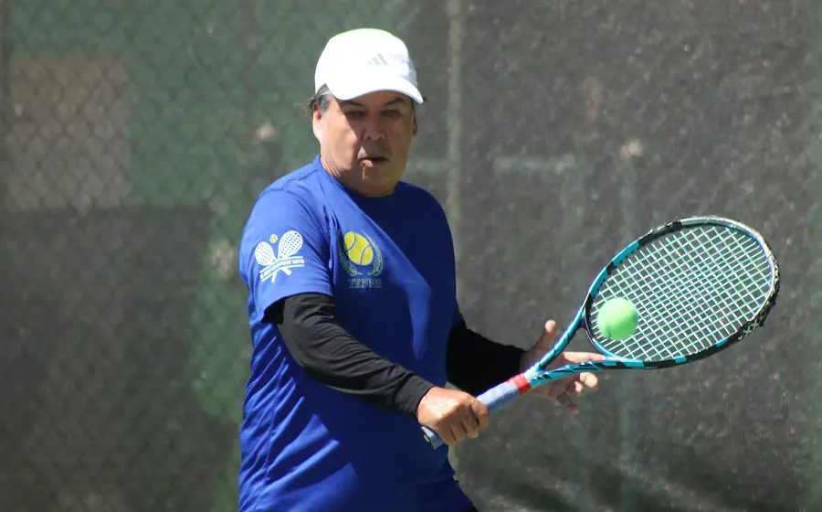 Francisco Navarrete, un ícono del tradicional torneo tenístico de los médicos