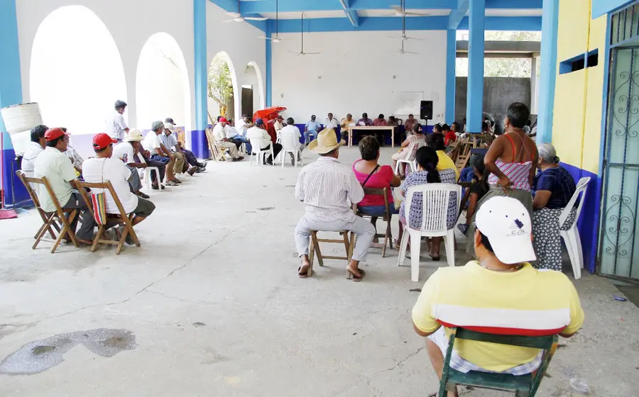 La Procuraduría Agraria emite la convocatoria para una asamblea comunitaria, donde se necesita la asistencia de la mitad más uno de los comuneros.