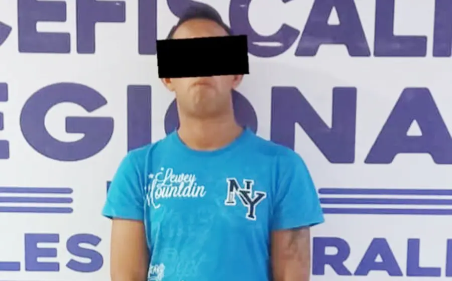 Un hombre es detenido por las autoridades policiales con posesión de droga en la zona del mercado de abasto de la ciudad.