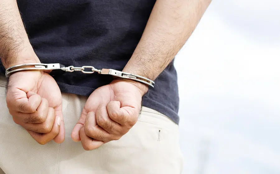 Un tribunal emite sentencia condenatoria contra un hombre por la violación de un niño que estaba bajo su cuidado por motivos laborales de sus tutores.