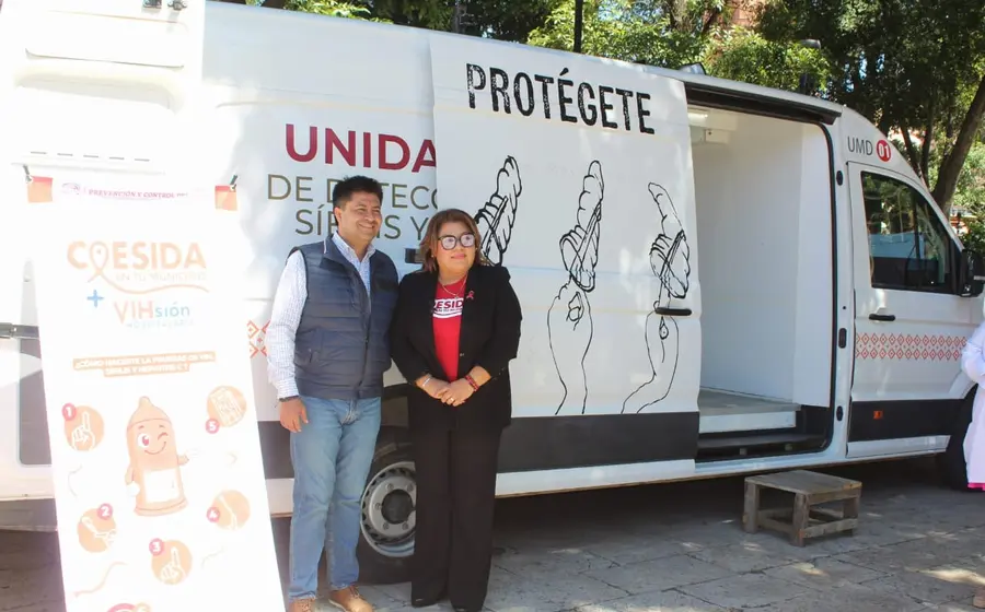 Un módulo de atención para la prevención y detección del VIH fue instalado en el Parque Independencia de Oaxaca, como parte de las acciones de salud.