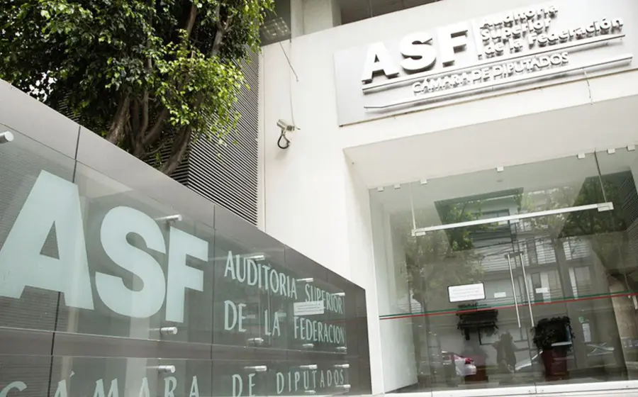 Durante la entrega de resultados de las auditorías de la ASF, se informa sobre las observaciones por 55 millones 717 mil pesos al gobierno de Oaxaca.