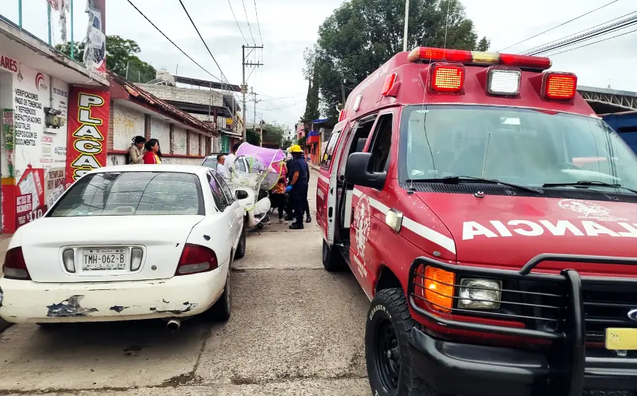 Sufrieron un accidente con un vehículo marca SEAT en la calle las Huertas, de la colonia centro en Huajuapan.