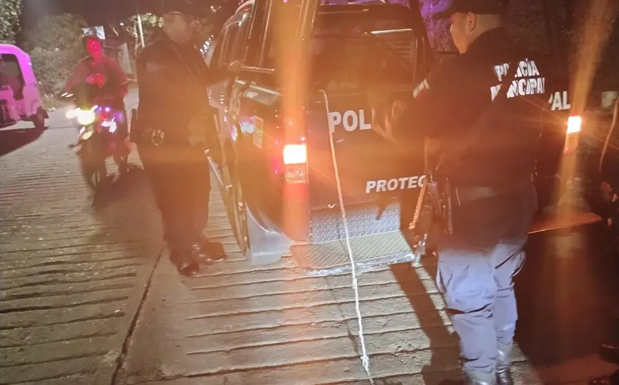Un grupo de vecinos de la colonia Jardín somete y captura en la calle a un hombre señalado como presunto ladrón.
