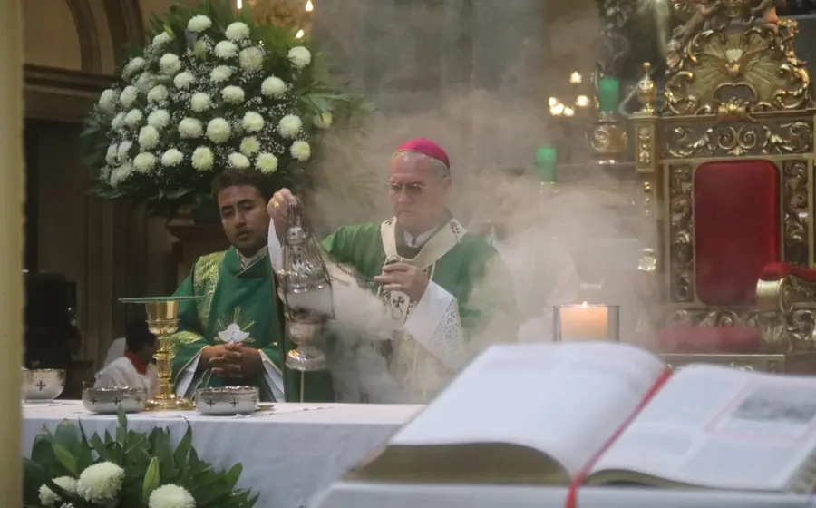 Durante la homilía de la misa dominical oficiada en la Catedral de Nuestra Señora de La Asunción, el mitrado sostuvo que los creyentes necesitan amar a todos, incluso a sus enemigos. 
