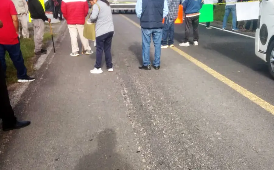 Decenas de automovilistas se vieron afectado por la protesta.