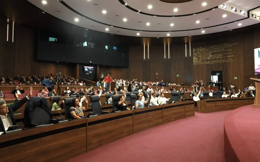 La ley protege los derechos adquiridos de policías actuales y en transición. Foto: H. Congreso del Estado de Oaxaca