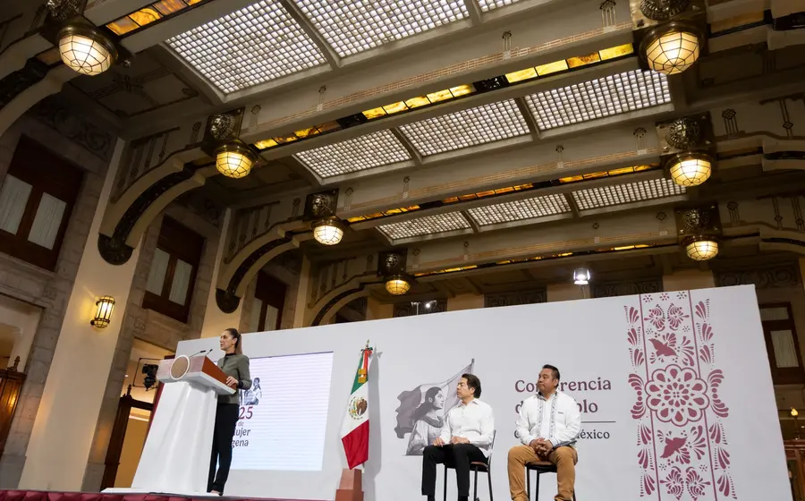 Se destinarán 185 mil mdp para Becas; mil millones de pesos para La Escuela es Nuestra; 5 mil mdp para la creación de 50 mil nuevos lugares en Educación Media Superior; 167 mil mdp a Educación Superior; mil 318 mdp para la UNRC y 3 mil 100 mdp para las Universidades para el Bienestar Benito Juárez García.