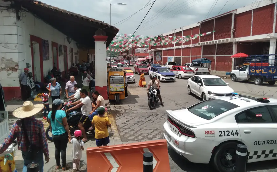  Autoridades de protección civil utilizaron los ejes viales de la ciudad como puntos de reunión.