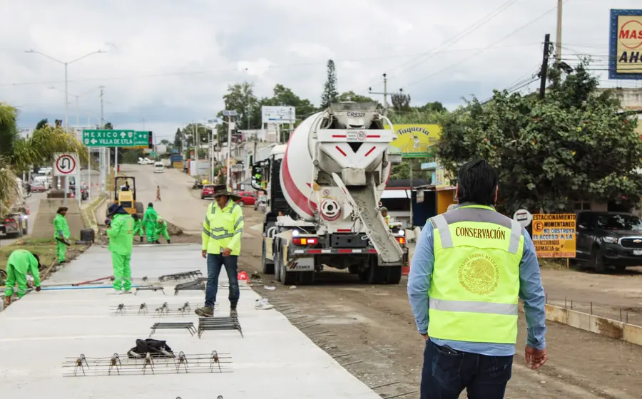 La dependencia dijo que con estas acciones, el gobierno de México, refrenda su compromiso de modernizar y conservar la red carretera de Oaxaca.