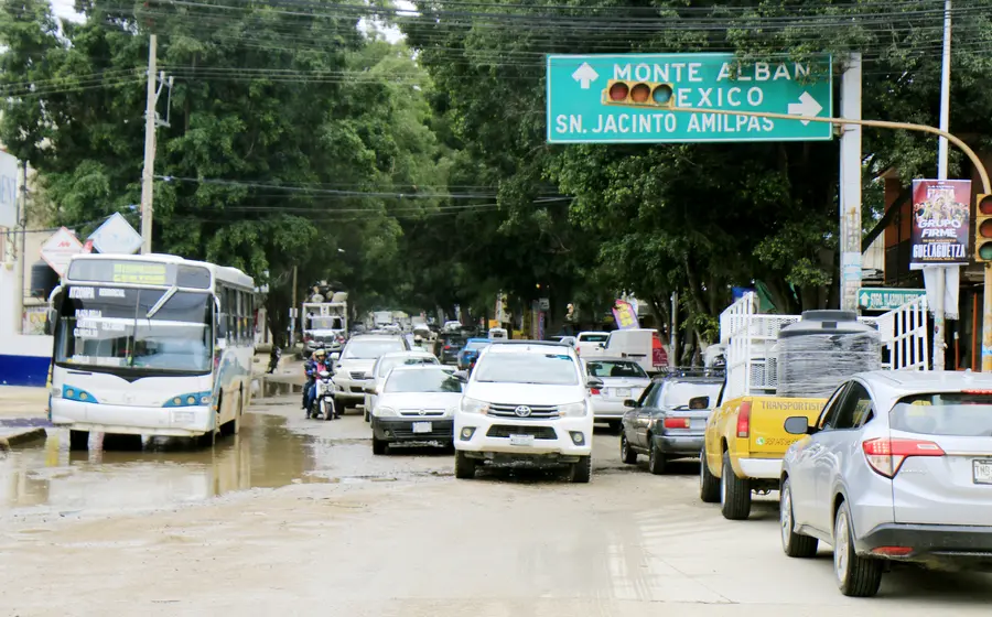Las lluvias han deteriorado las vías de comunicación.