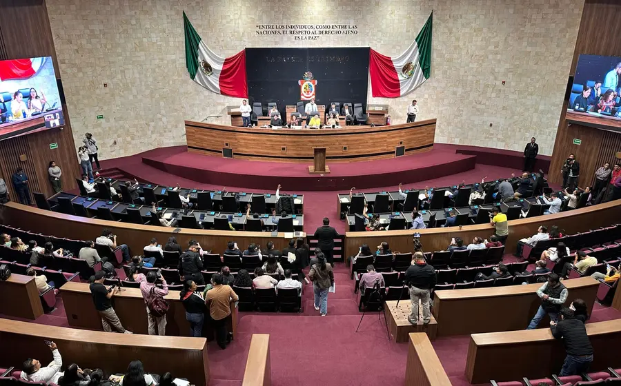 La medida garantiza que las deudas no excedan el periodo de la administración municipal. Foto: H. Congreso del Estado de Oaxaca