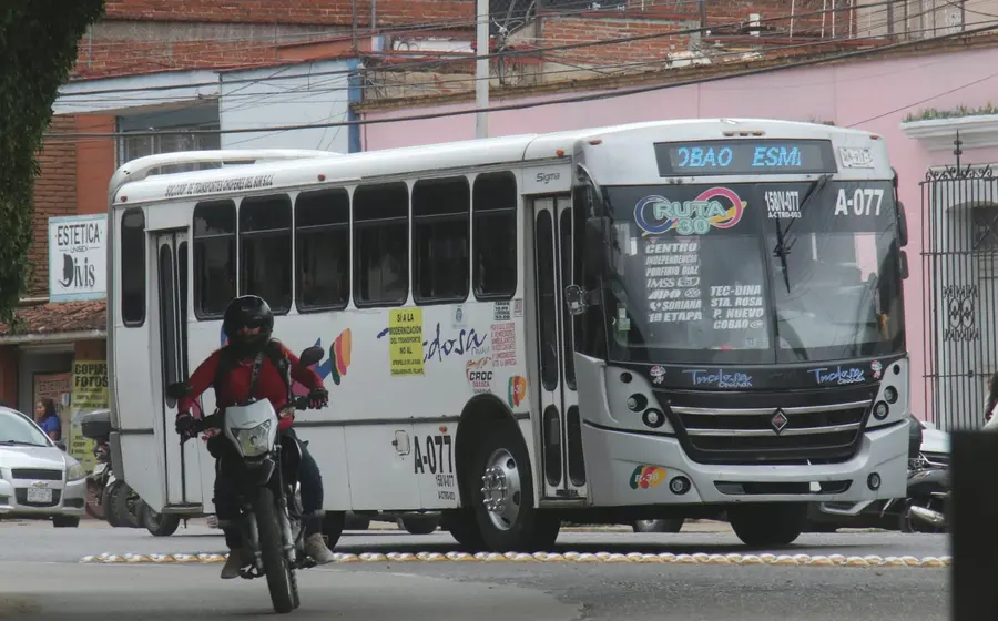 La iniciativa señala que la inclusión expresa de este modelo en la legislación estatal responde a la necesidad de transitar hacia un esquema de transporte moderno, regulado, transparente y eficiente. ## Foto: Emilio Morales / Archivo