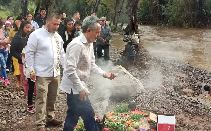 El evento se realizó a un costado del Río Mixteco.