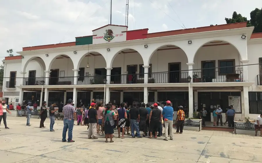 El tribunal federal señala que el TEEO si fundó y motivó debidamente su determinación sin que le asista la razón a la parte actora respecto a la presunta inviabilidad de celebrar asambleas seccionales.
