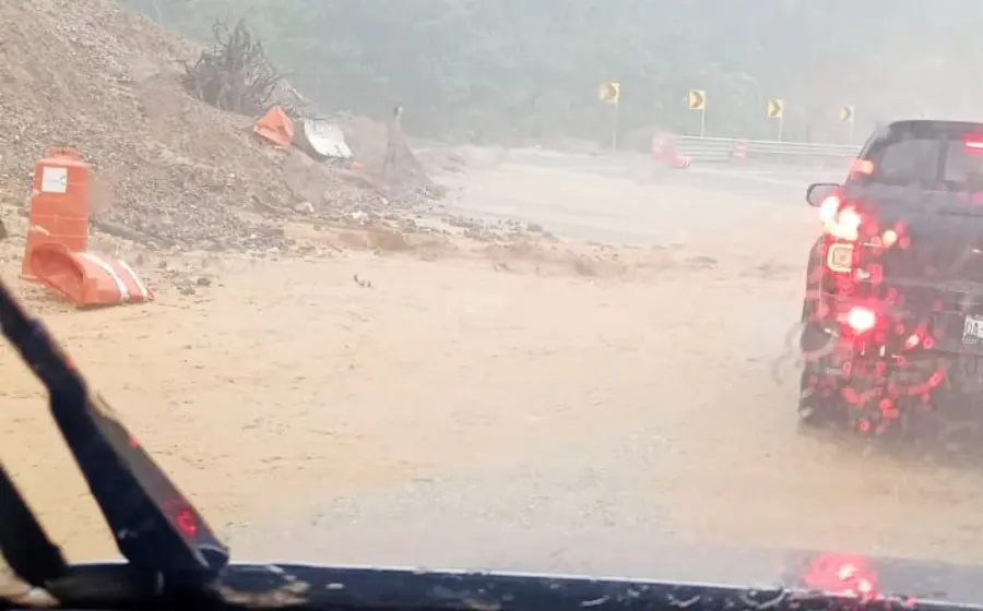 Se reportó un vehículo atascado en esta carretera.