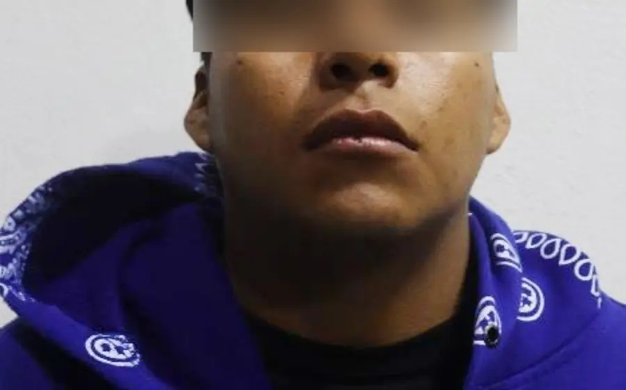 Jossimhar N., Ángel N., y Andrés N., de 21 años de edad, junto con un menor de edad, fueron detenidos por policías de Oaxaca de Juárez en la agencia San Juan Chapultepec.