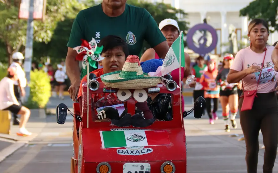 Corrieron en familia y con el grito de ¡Viva México!