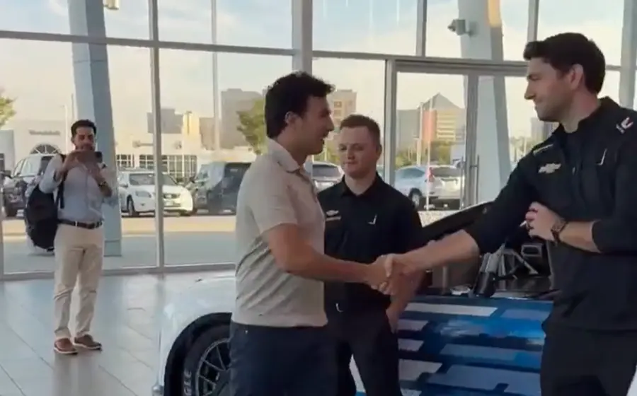 Checo Pérez visitó las instalaciones de Cadillac, en Carolina del Norte