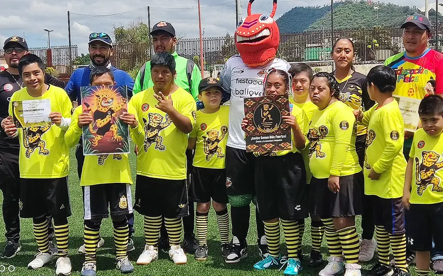 Durante el evento los visitó la mascota de los Alebrijes de Oaxaca