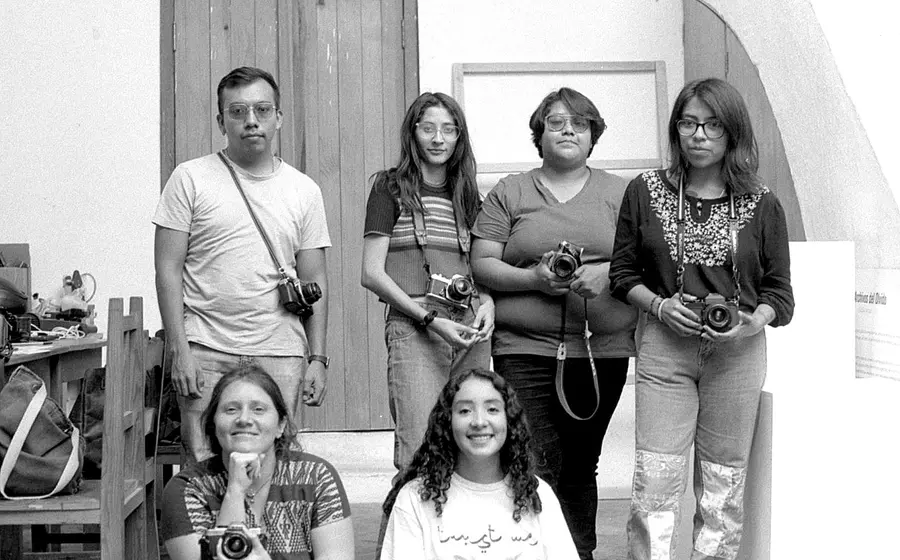 La muestra reúne la obra de fotógrafas y fotógrafos que han sido parte de la clase de Daniela Gar en el Club Análogo del Centro Fotográfico Manuel Álvarez Bravo.