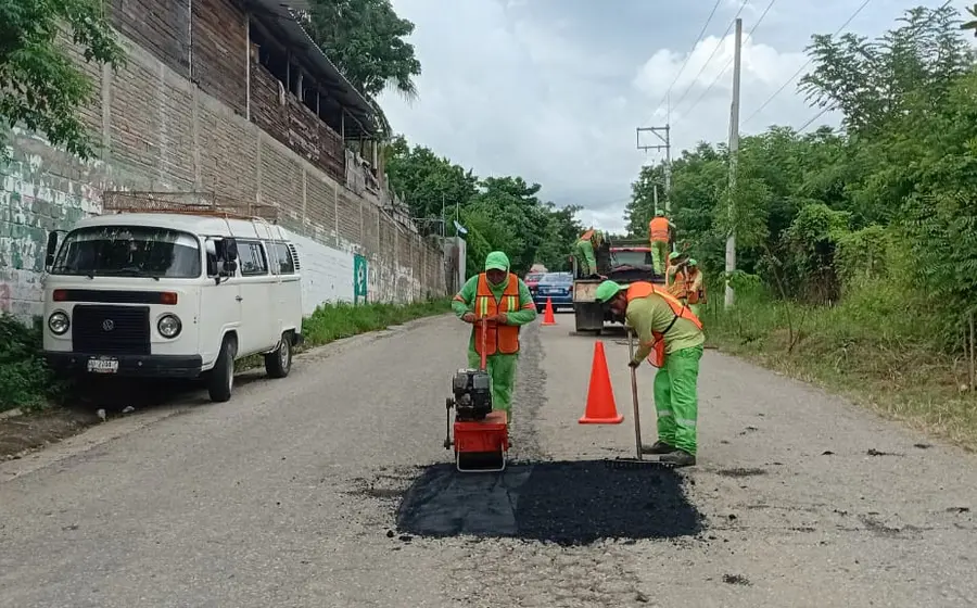Se garantiza la movilidad de las comunidades y visitantes de la región mientras avanzan las obras de modernización del tramo carretero.