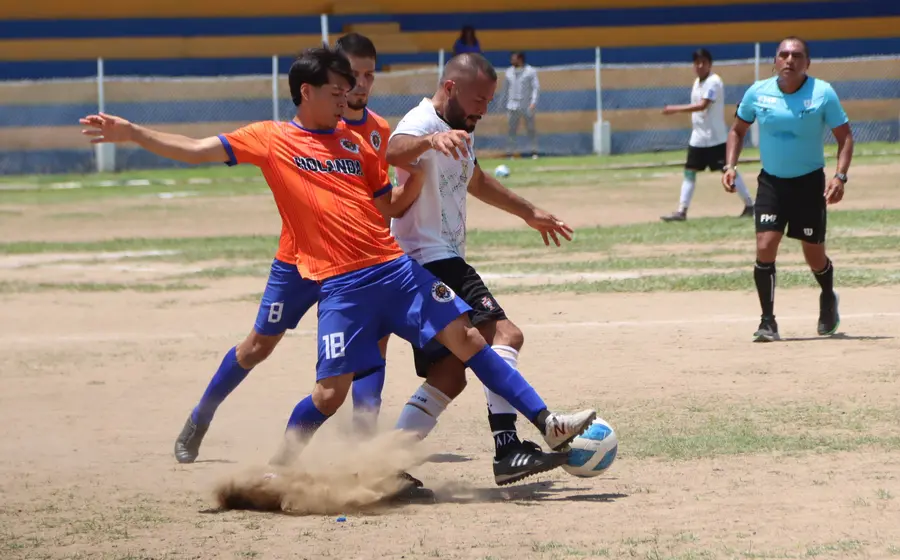 Futbol local. El cuadro de Transformación Universitaria venció por 2-1 a Holanda Zimatlán.