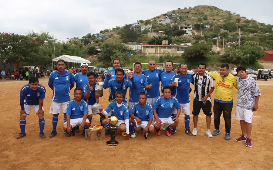 El equipo de América se consagró campeón de la Liga 3 de Mayo de futbol 7.
