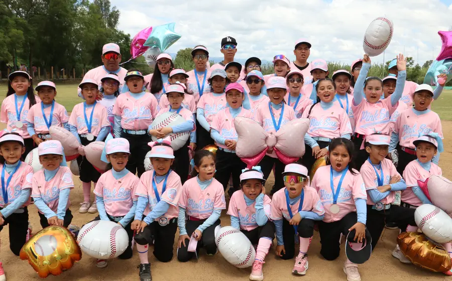 El club Pink Sox, que participa en diferentes categorías