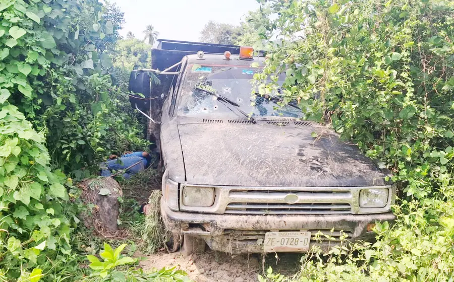 Tres personas, entre ellos un policía de Linda Vista, Jamiltepec, fueron ultimados a balazos en El Santo, en la costa oaxaqueña.