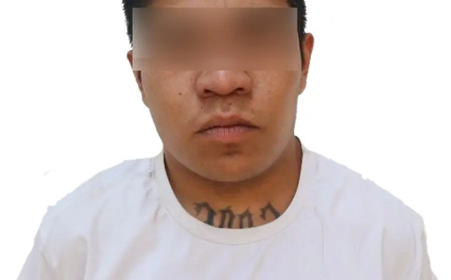  Jesús E. Z. M., de 23 años, y Julio Y. F. M., de 27 años fueron detenidos en la terminal del ADO de Jalatlaco.