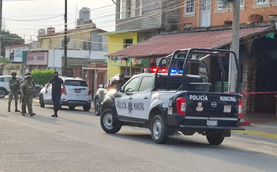 Elementos de diversas corporaciones policiacas llegaron al lugar, sin que hubieran detenidos.