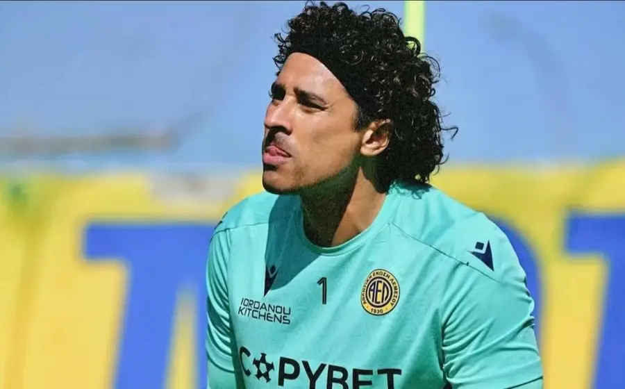 Amargo debut de Guillermo Ochoa con AEL Limassol