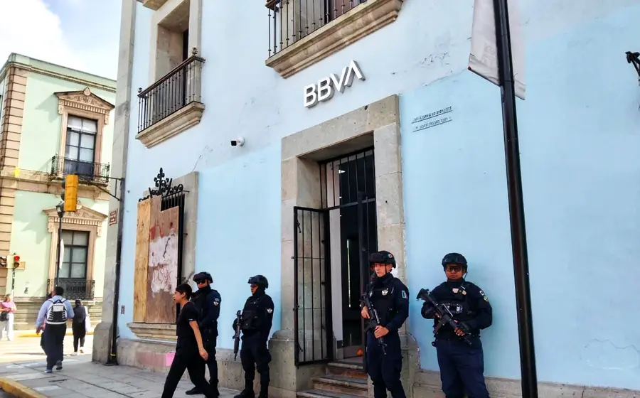 En las sucursales bancarias del centro de la ciudad y colonia Reforma, policías realizarán recorridos de seguridad y vigilancia para prevenir la presunta comisión de delitos.