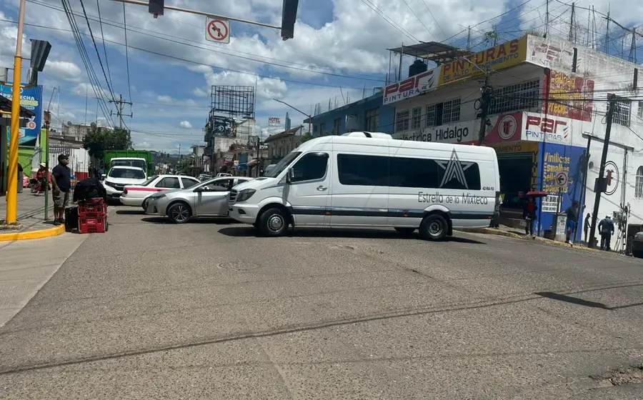 Los taxistas provocaron caos en Huajuapan.