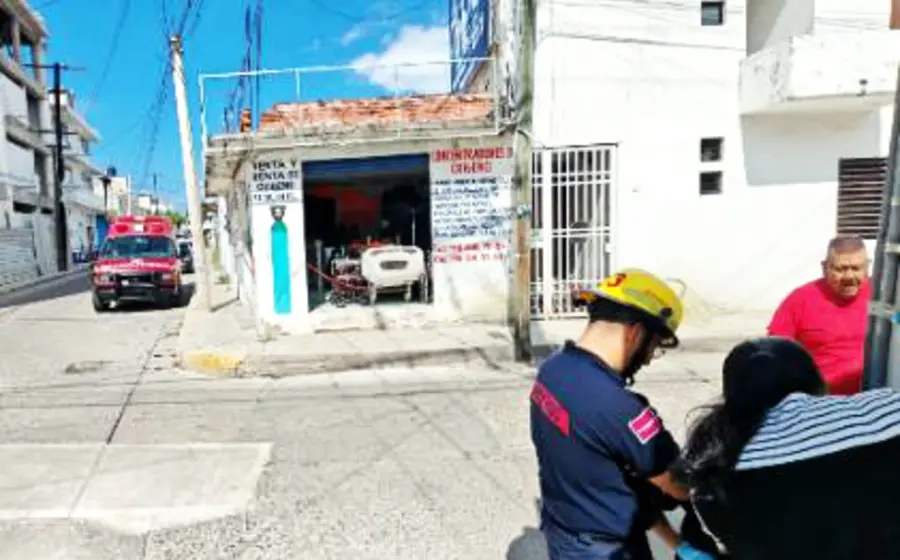  El accidente se suscitó al momento que circulaban por la calle Galeana esquina con Jiménez de la colonia centro en Huajuapan.