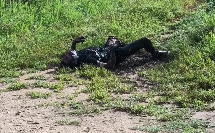 Un hombre de 30 años fue asesinado y quemado.