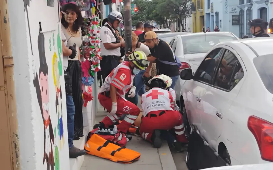 Vladimir, integrante de Confederación Joven, fue atacado a balazos en la calle de Armenta y López en la ciudad de Oaxaca.