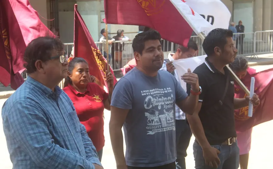 Pueblos indígenas elevan presión: exigen respeto a usos y costumbres y entrega de recursos.