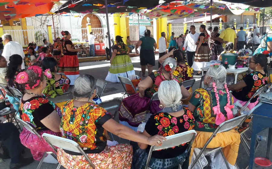 Comunidad zapoteca preserva sus costumbres con histórica celebración.