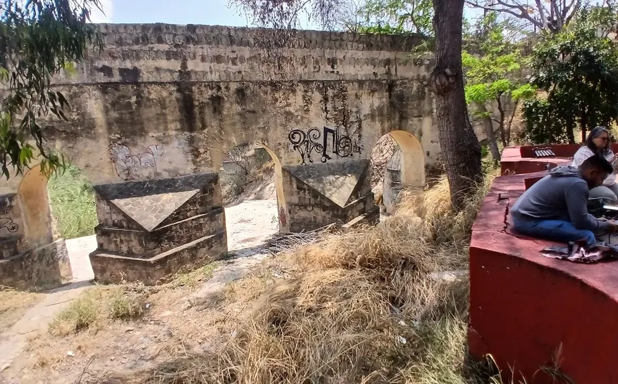 A través de fotografías, se ha evidenciado el abandono de este espacio histórico.