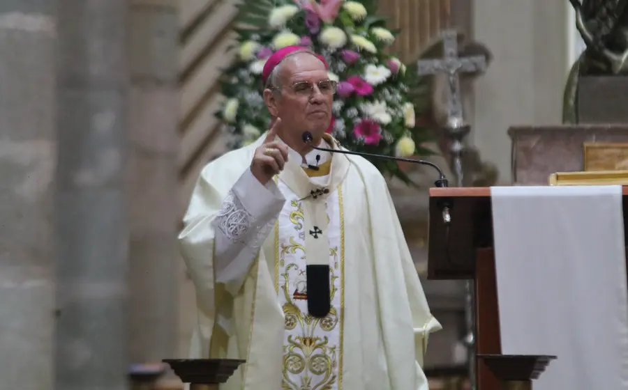Pidió a los fieles evitar servicios religiosos no avalados por la arquidiócesis.