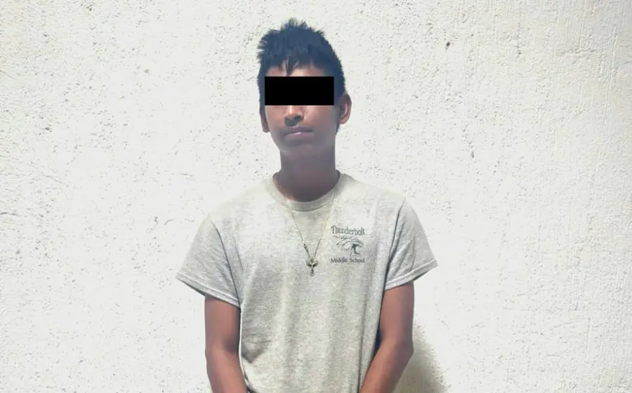 Cae presunto vendedor de cocaína tras persecución en Huazolotitlán.