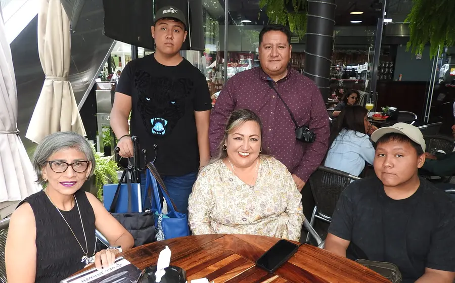 Marisol Altamirano, la maestra Gisela Vega, Óscar Fernando Jaimes, Alexis Josué Jaimes y Josué Iván Jaimes.