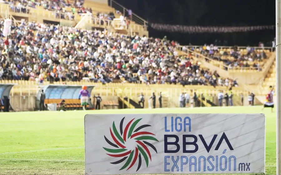 La emoción del futbol de la Liga de Expansión regresa al Estadio Tecnológico con el partido inaugural entre Alebrijes de Oaxaca y Morelia.
